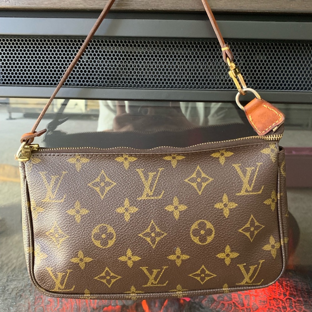 🎀Authentic Louis Vuitton Pochette Accessories🎀